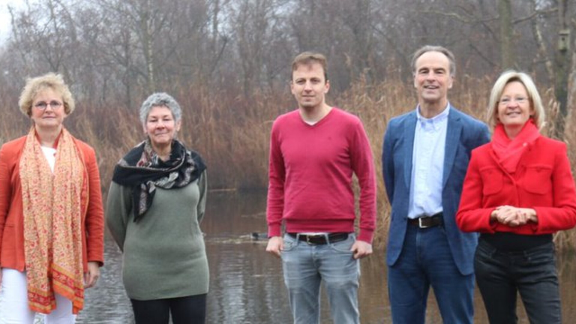 De fractie in Wijdemeren, v.l.n.r. Henrieke Abrahamse (GroenLinks), Claudia Lipschitz (GroenLinks), David Stoll (PvdA), Stan Poels (GroenLinks) en Wilna Wind (PvdA).